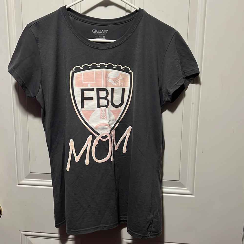 Football University Mom Short Sleeved T-Shirt Size L